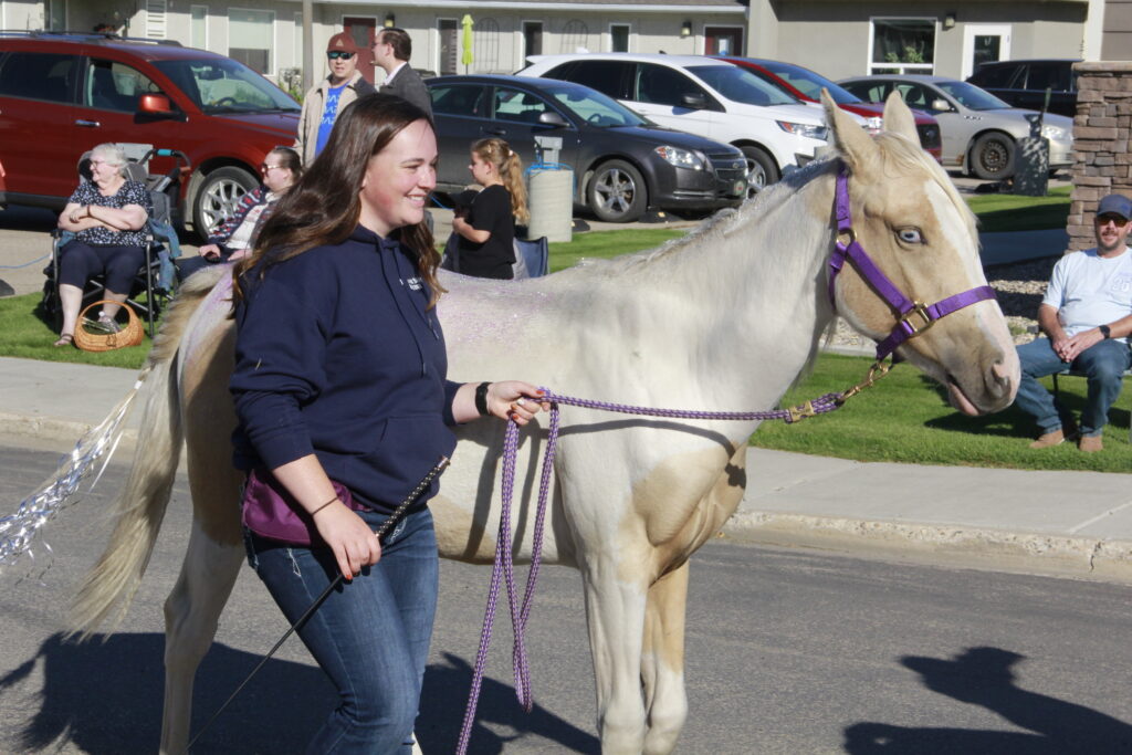 Rosthern Parade 5 - Dria with Brisk (freaky horse)